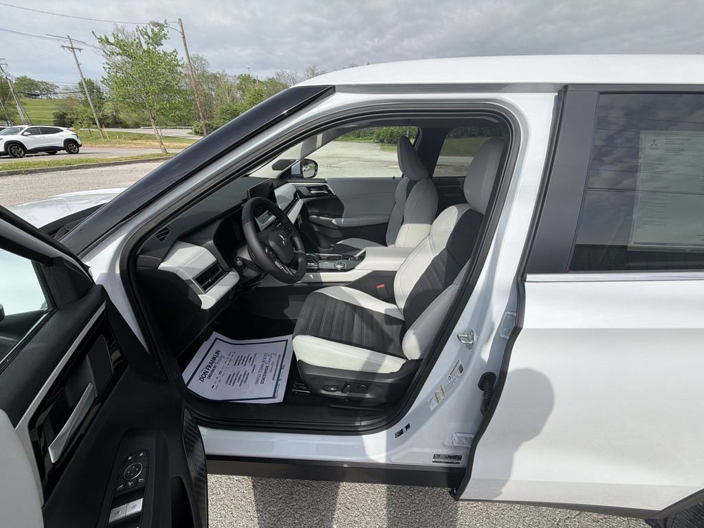 New 2026 Mitsubishi Outlander SE AWD/4WD image 11