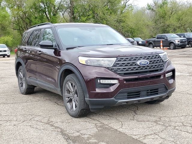 Used 2023 Ford Explorer XLT w/ Equipment Group 202A AWD/4WD image 12