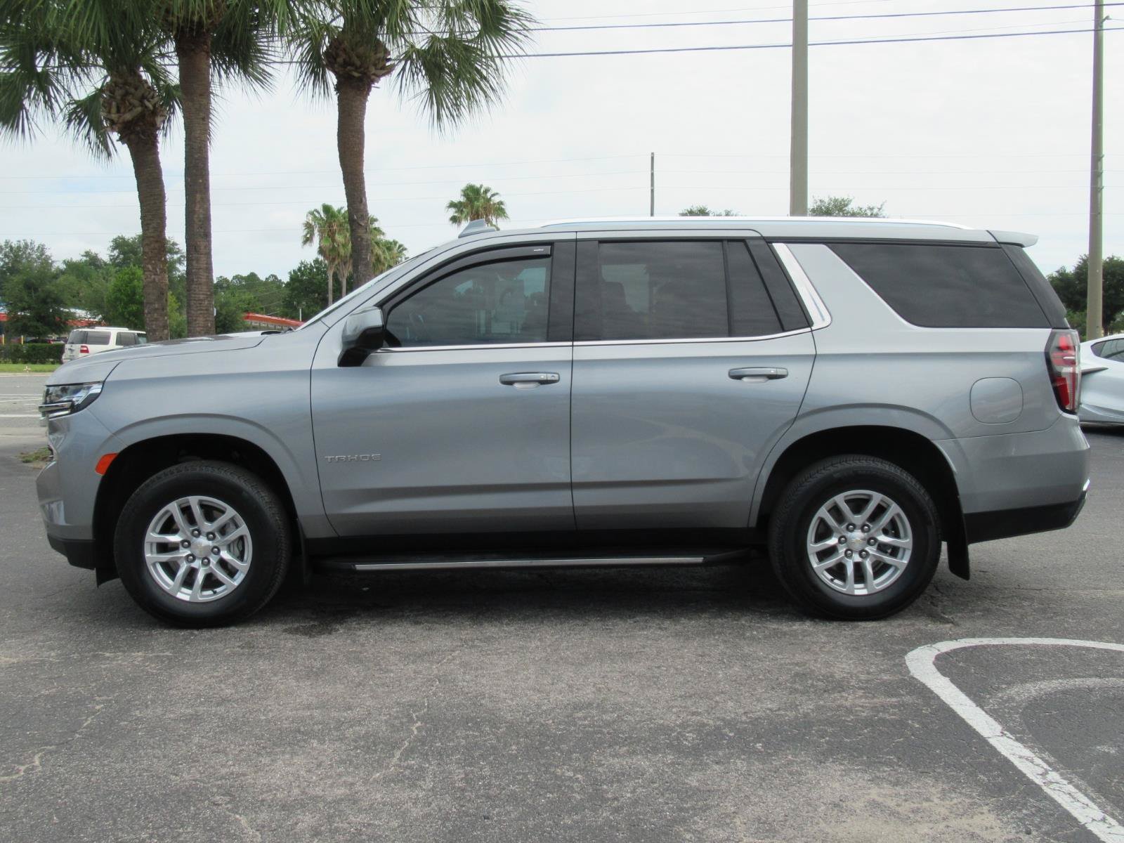 Used 2023 Chevrolet Tahoe LS AWD/4WD image 2