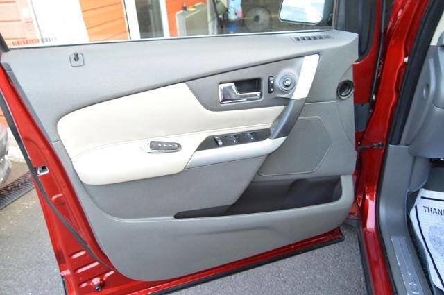 Used 2013 Ford Edge Limited image 32