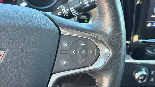 Used 2023 Chevrolet Traverse LT w/ LT Premium Package FWD image 24
