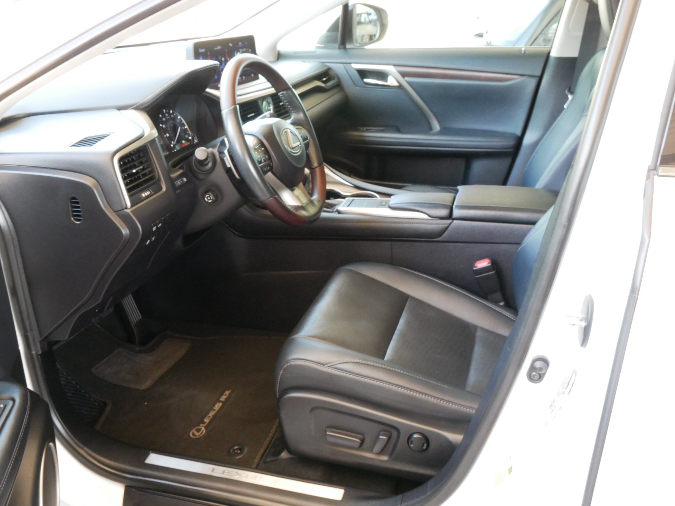 Certified 2021 Lexus RX 350 FWD w/ Premium Package image 4