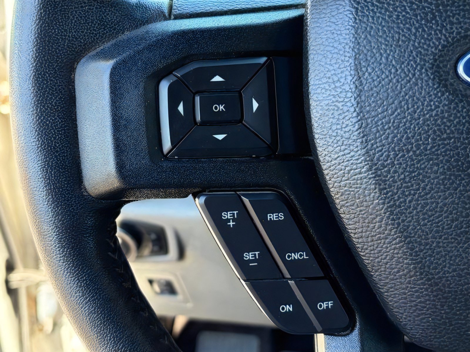 Used 2018 Ford F150 XLT w/ Equipment Group 302A Luxury AWD/4WD image 21