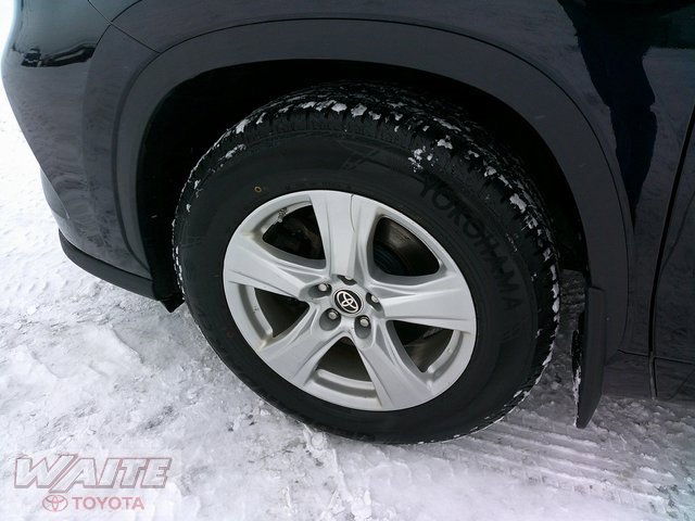 Certified 2022 Toyota Highlander LE image 10