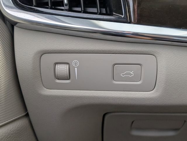 Used 2018 Volvo S90 T5 Momentum image 24