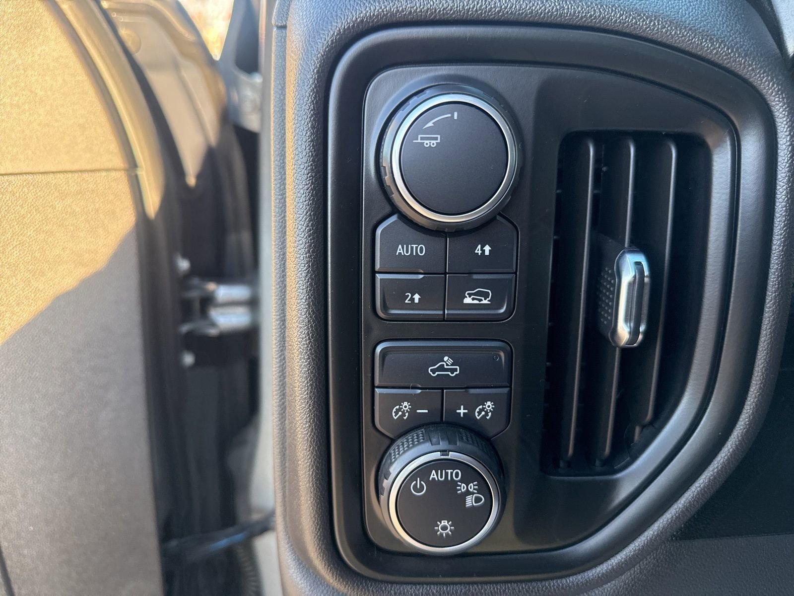 Used 2021 Chevrolet Silverado 1500 Custom image 19