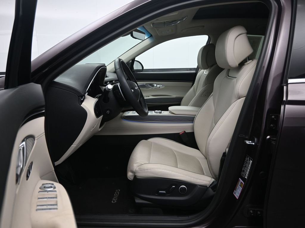 Used 2023 Genesis GV70 2.5T w/ Advanced Package image 24