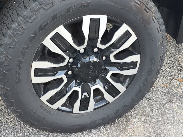 Used 2025 GMC Sierra 2500 Denali Ultimate image 12