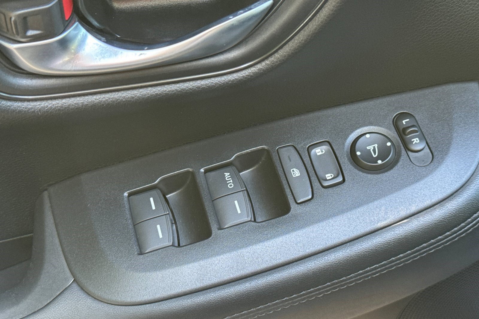 Certified 2023 Honda HR-V LX image 13