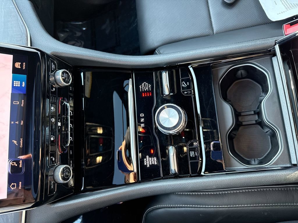 Used 2022 Jeep Grand Cherokee Overland w/ Luxury Tech Group IV image 21