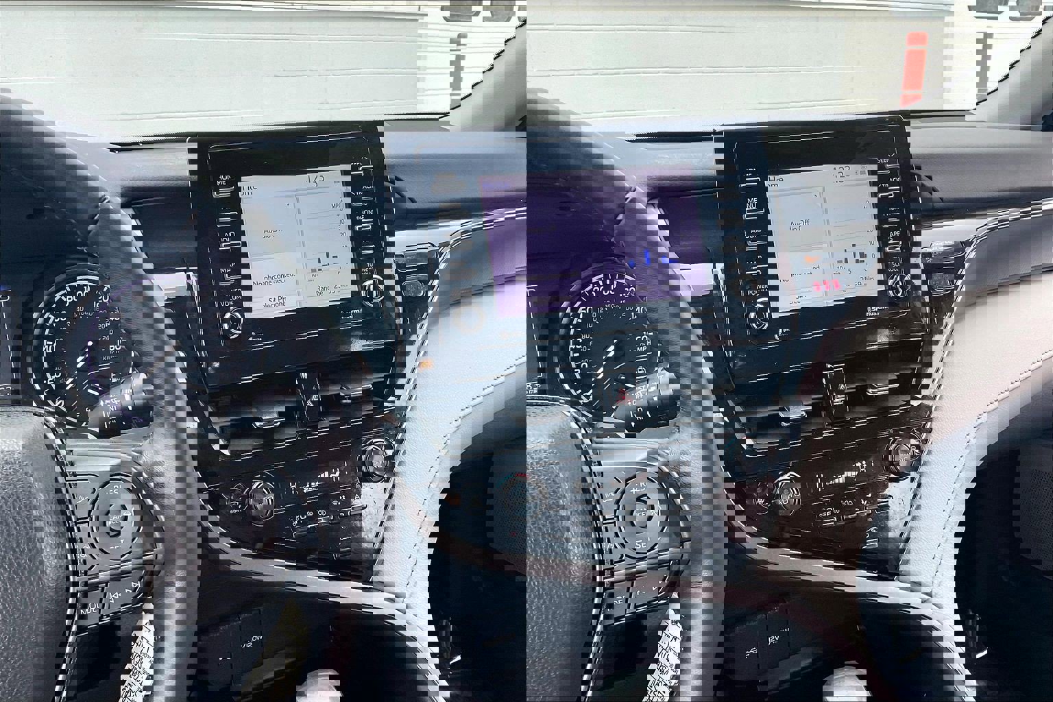 Used 2023 Toyota Camry SE image 7