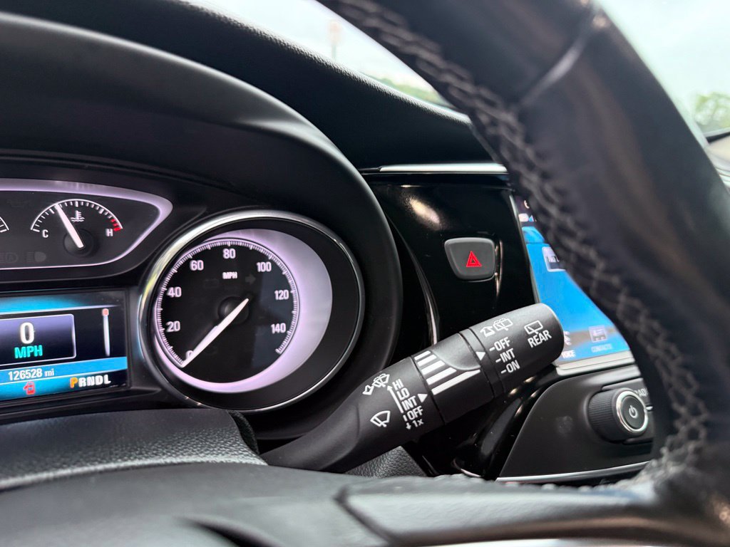 Used 2019 Buick Envision Essence FWD image 35