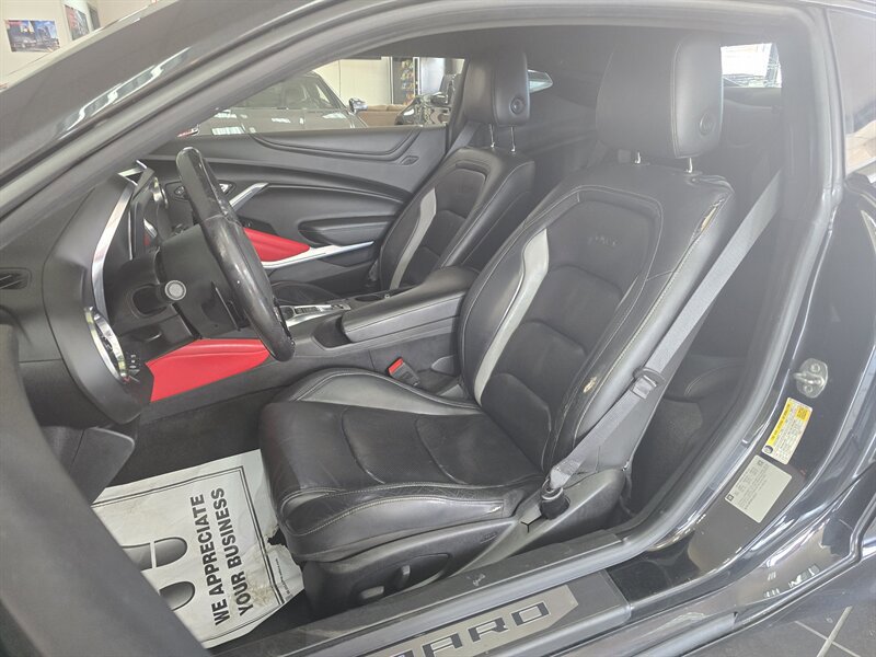 Used 2017 Chevrolet Camaro SS RWD image 9
