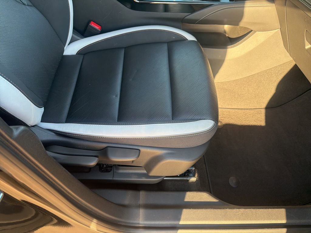 Used 2025 Buick Envision Sport Touring image 27