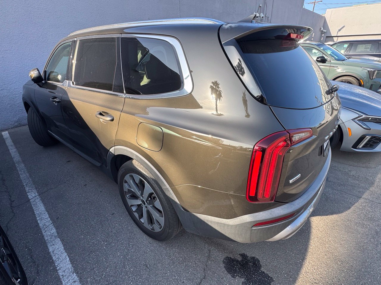 Used 2022 Kia Telluride EX w/ EX Premium Package AWD/4WD image 4