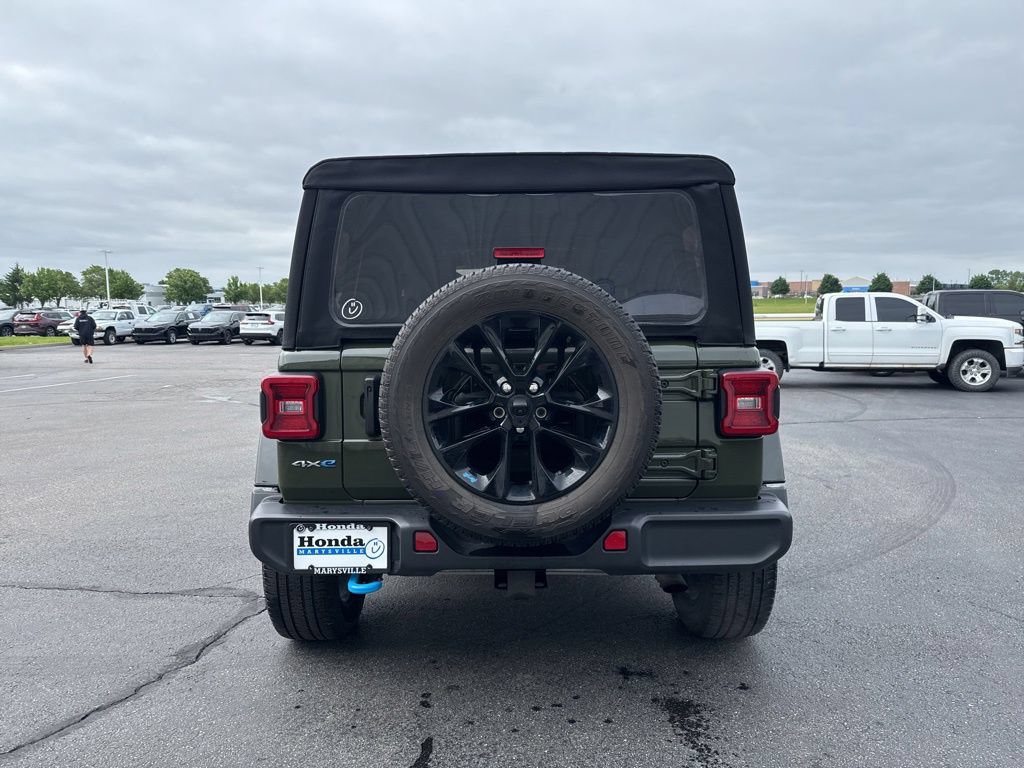Used 2022 Jeep Wrangler Unlimited Sahara w/ Cold Weather Group AWD/4WD image 6