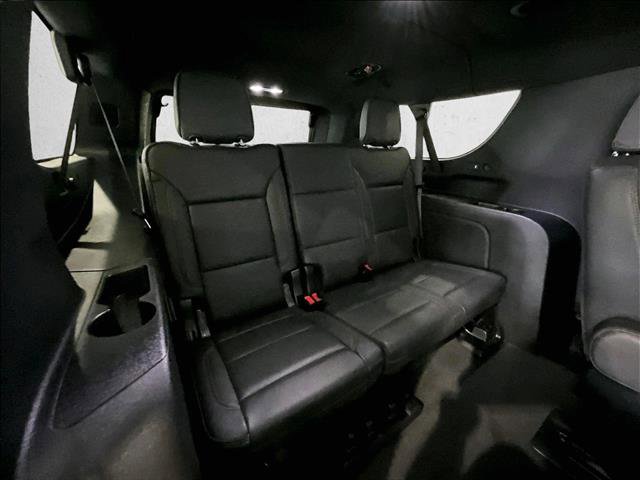 Used 2025 Chevrolet Suburban High Country RWD image 30