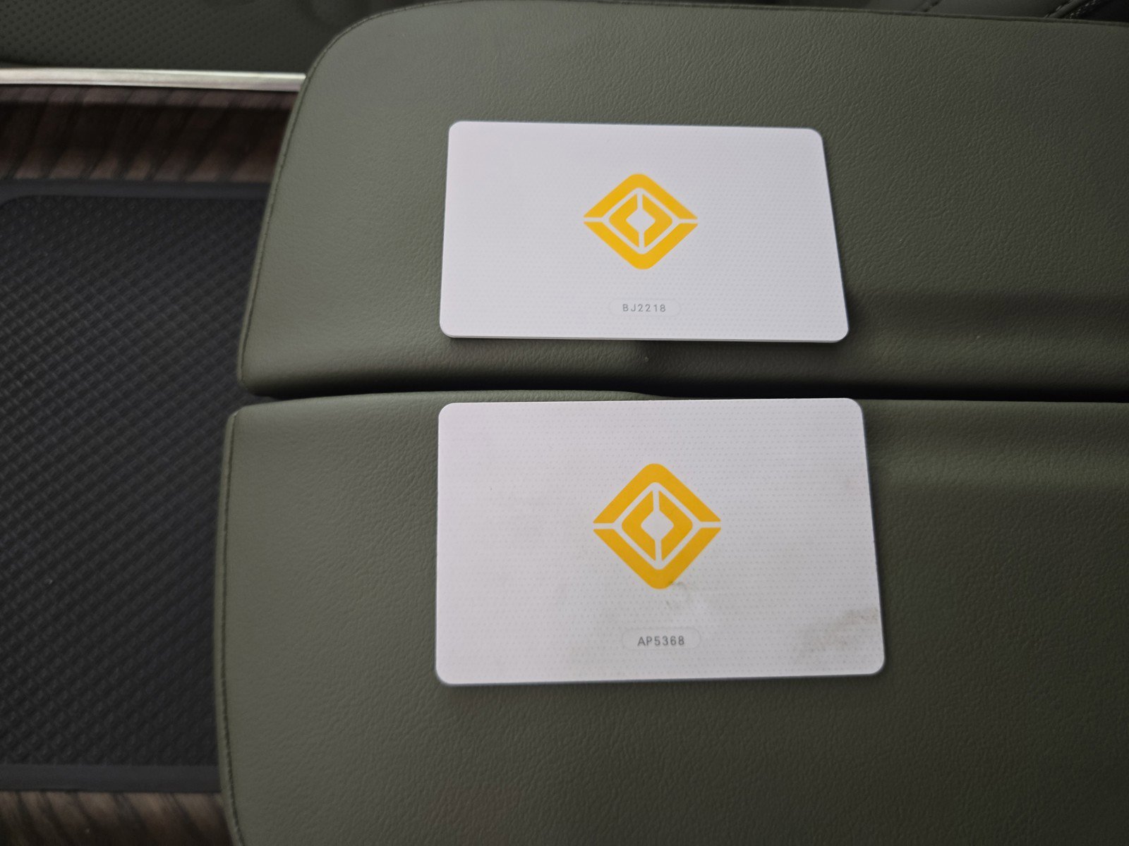 Used 2024 Rivian R1S Adventure image 31