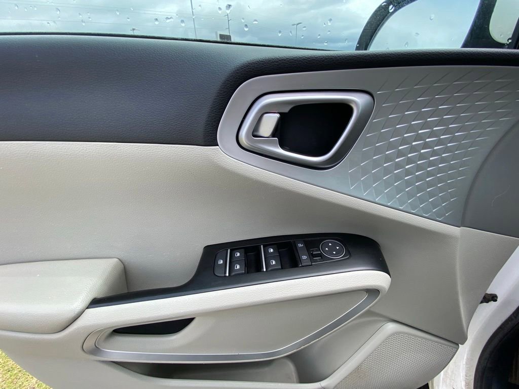 Certified 2021 Kia Soul LX FWD image 13