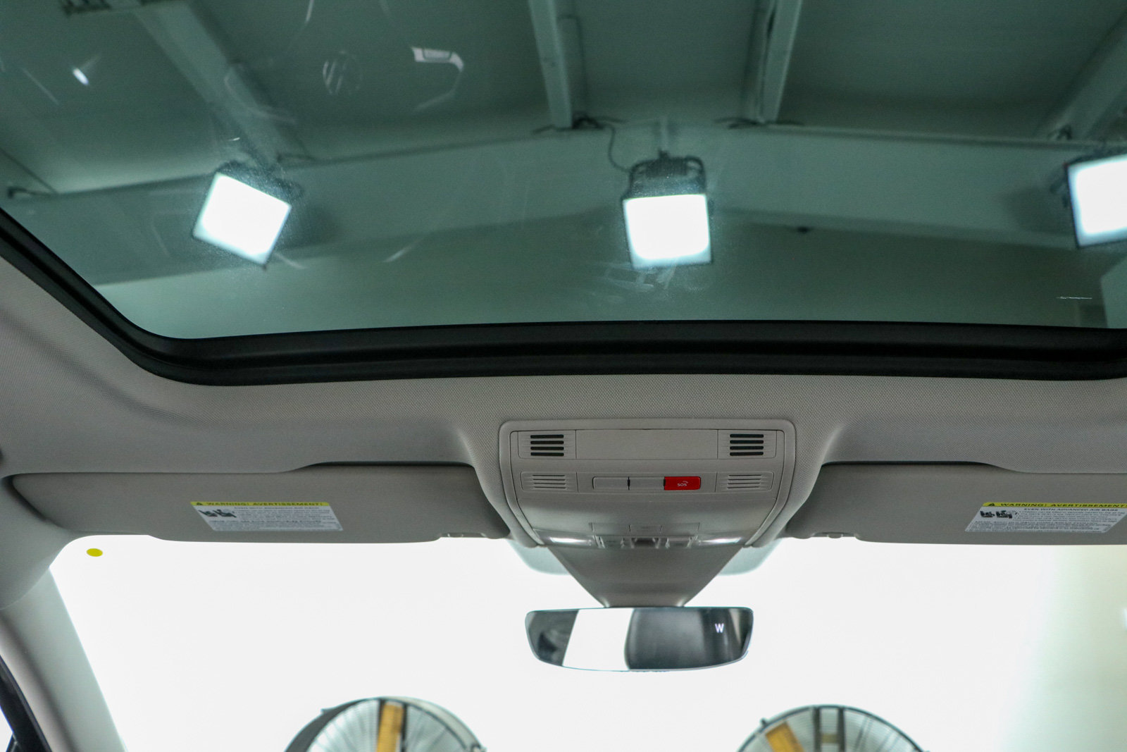 Used 2022 Volkswagen Tiguan SE w/ Panoramic Sunroof Package AWD/4WD image 21