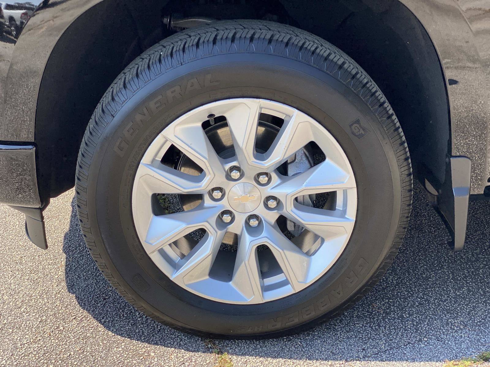 Used 2024 Chevrolet Silverado 1500 Custom image 12