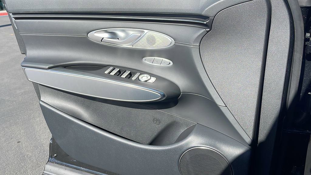 New 2025 Genesis GV70 2.5T w/ Select Package image 27