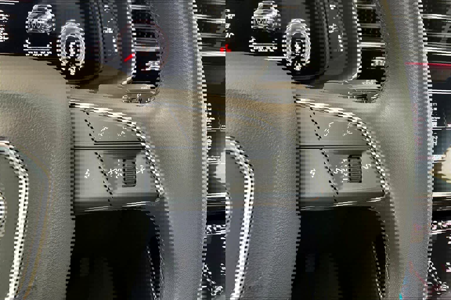 Used 2023 Audi Q8 Prestige w/ Prestige Package image 25