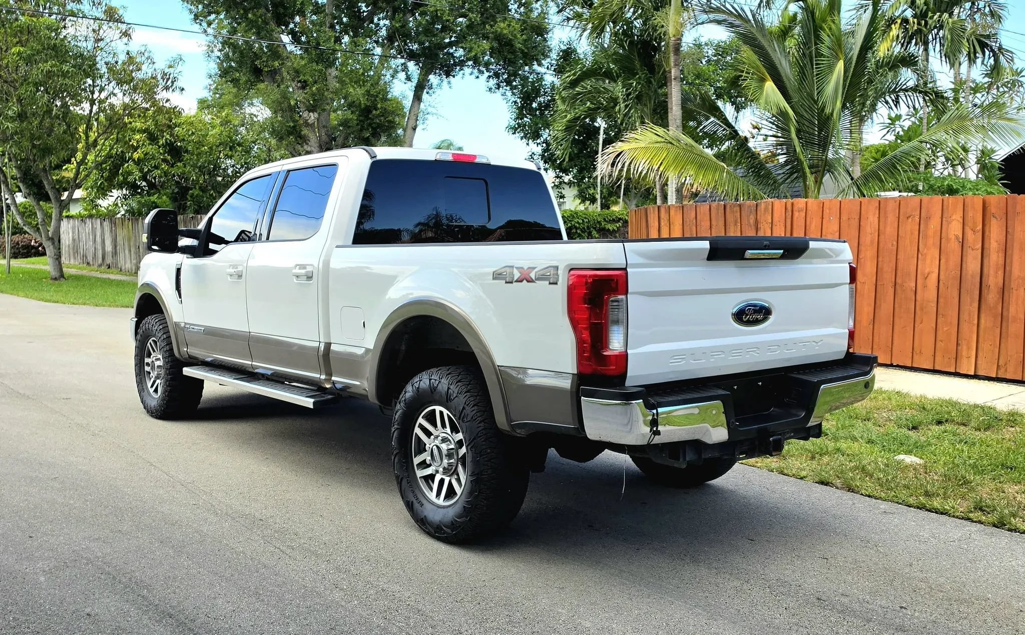 Used 2019 Ford F250 Lariat w/ Lariat Value Package AWD/4WD image 11