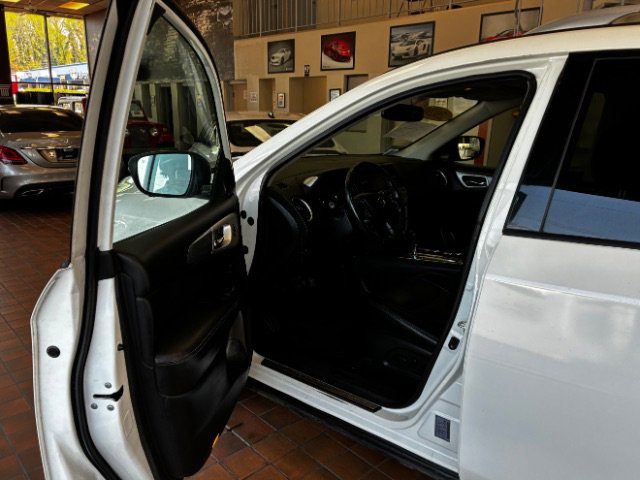 Used 2020 Nissan Pathfinder SL image 15