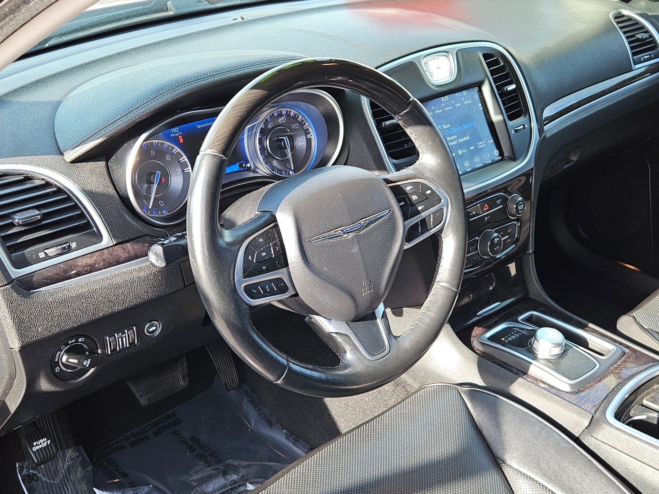 Used 2019 Chrysler 300 Limited image 13