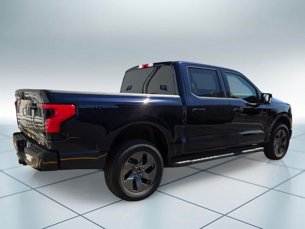 New 2025 Ford F150 Lightning Flash AWD/4WD image 4