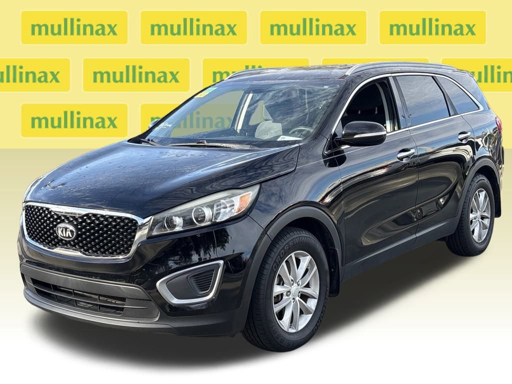 Used 2017 Kia Sorento LX image 12