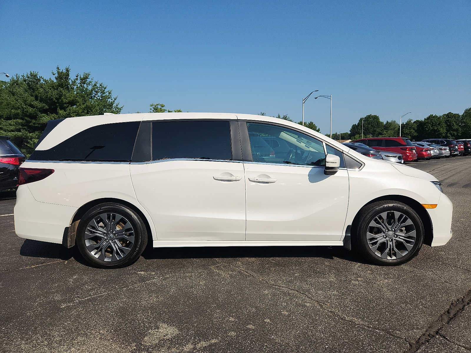 Certified 2025 Honda Odyssey Touring image 7