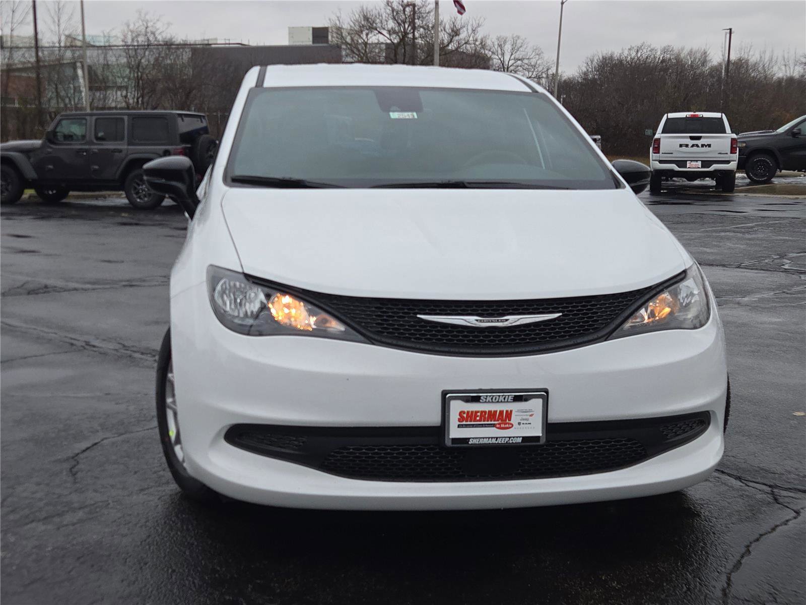 New 2026 Chrysler Voyager LX image 4