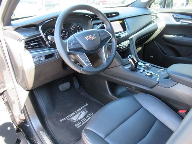 Certified 2025 Cadillac XT5 Premium Luxury FWD image 16