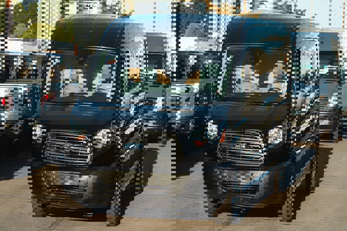 Used 2018 Ford Transit 250 148 Medium Roof image 6