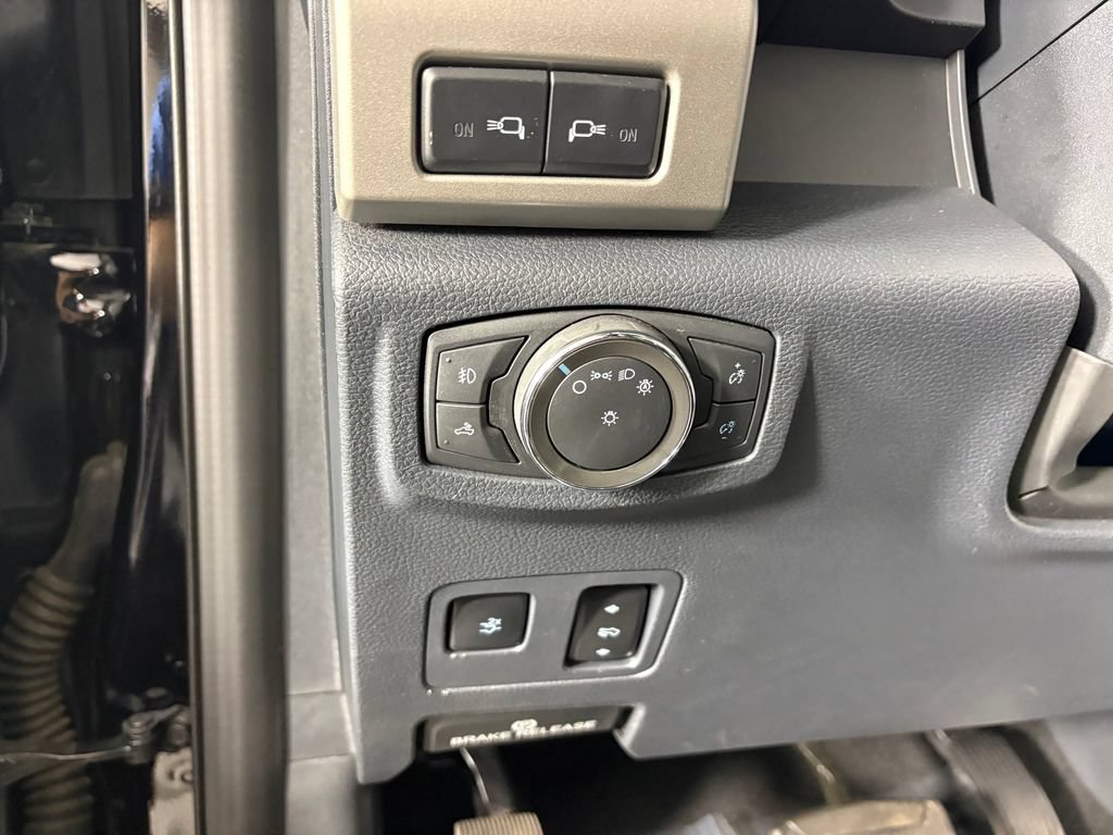 Certified 2022 Ford F250 Lariat w/ Tremor Off-Road Package AWD/4WD image 13