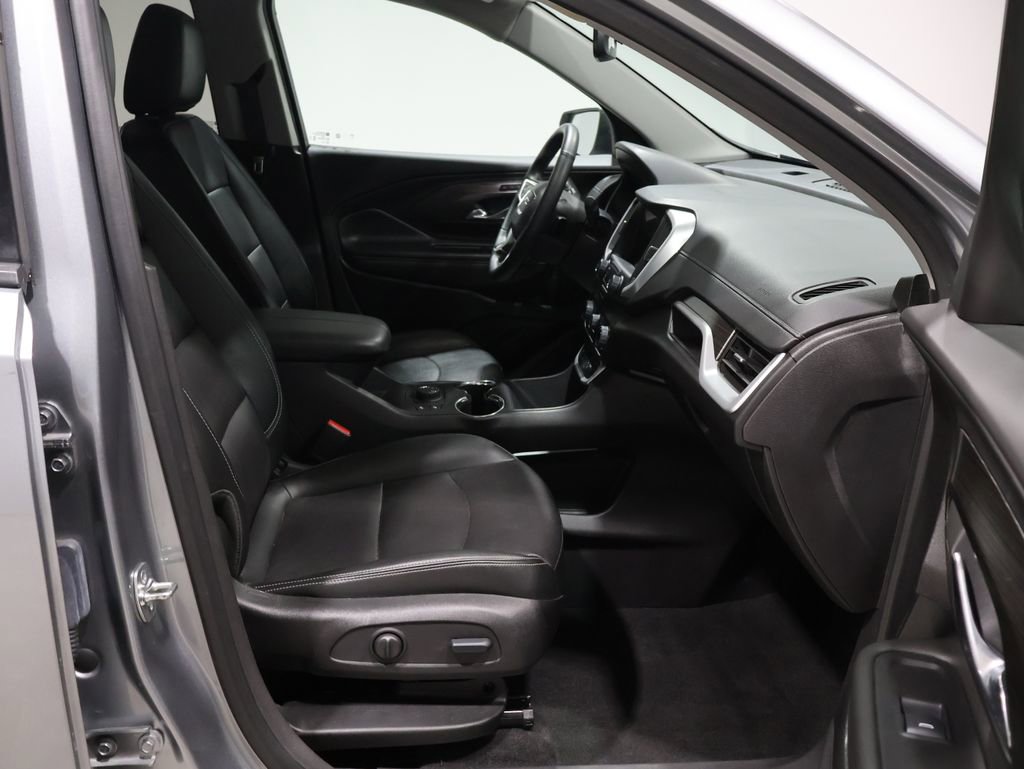 Used 2024 GMC Terrain SLT image 24