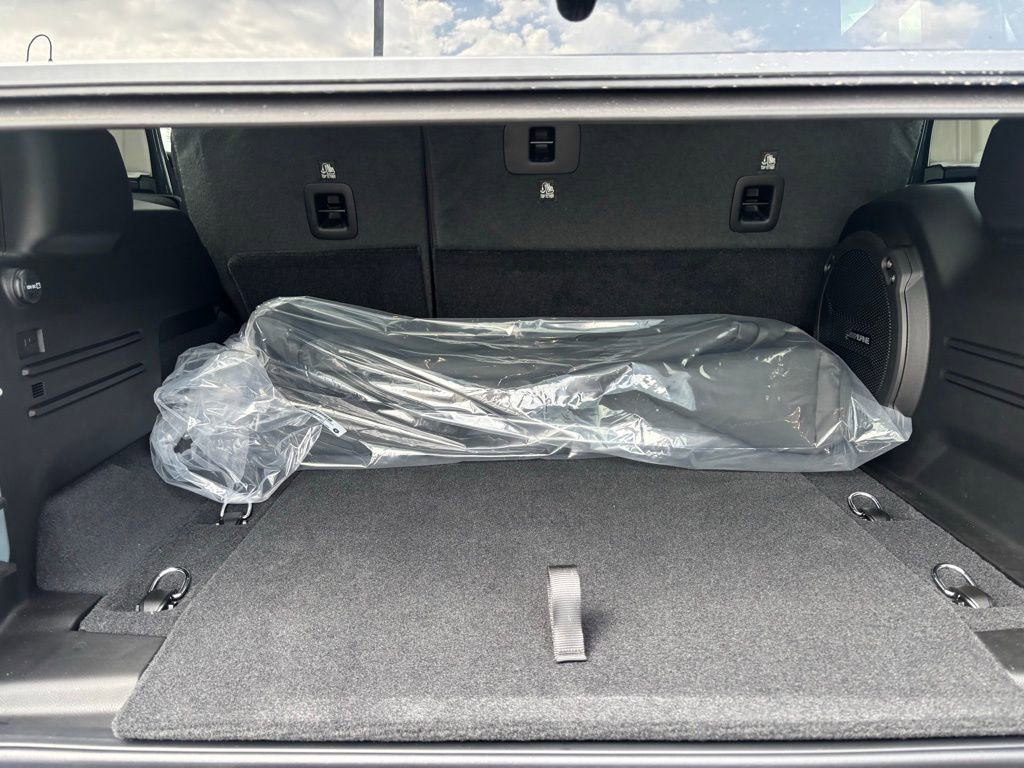 New 2026 Jeep Wrangler Unlimited Sahara AWD/4WD image 11
