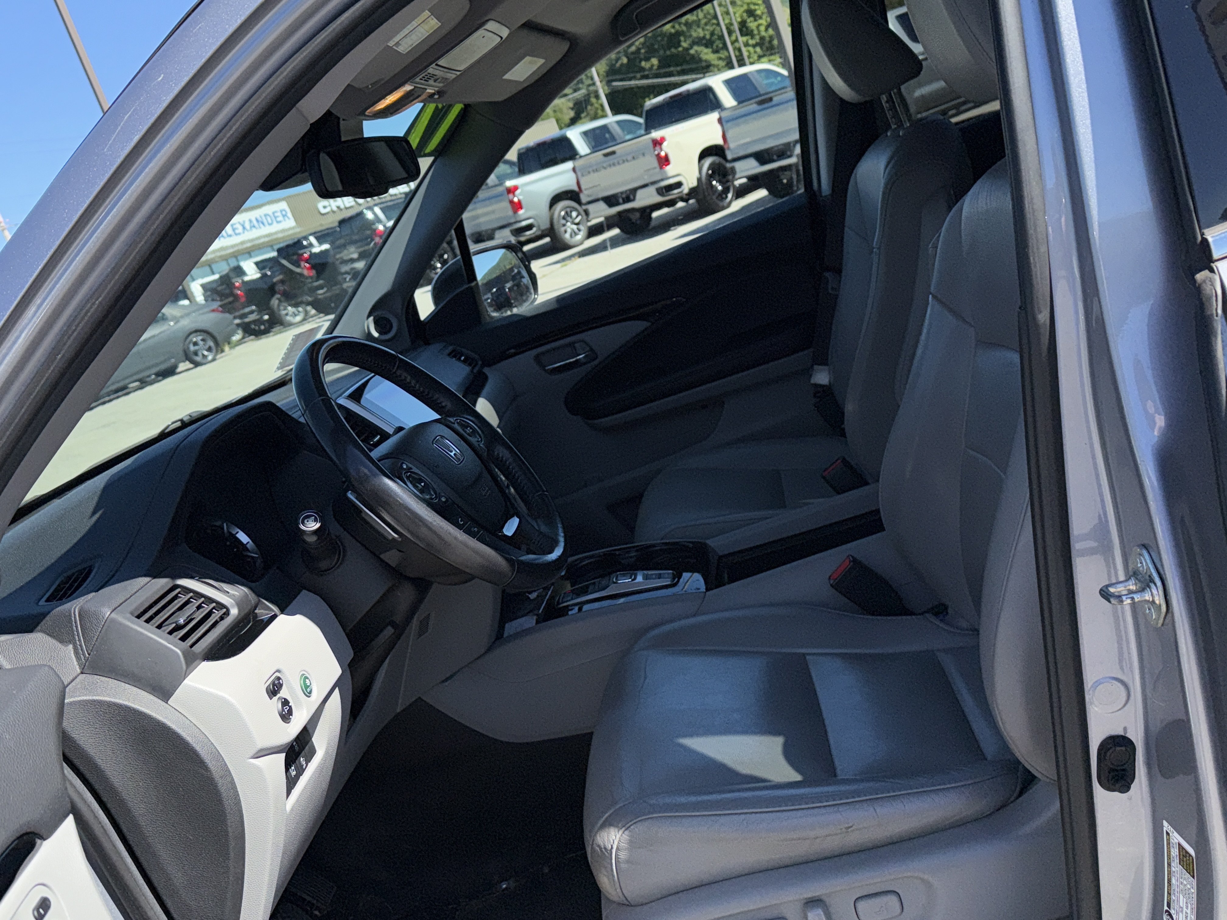 Used 2017 Honda Pilot Touring image 11