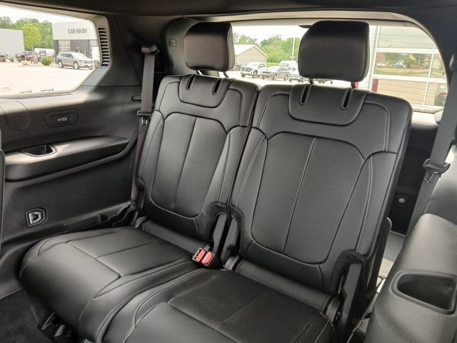 New 2026 Jeep Grand Cherokee L Limited w/ Luxury Tech Group II AWD/4WD image 17