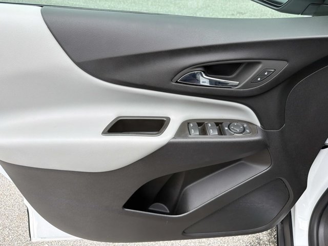 Used 2023 Chevrolet Equinox LS w/ Driver Confidence II Package FWD image 7