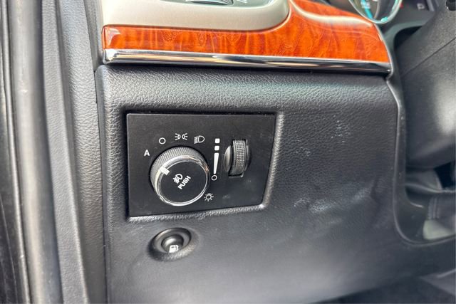 Used 2013 Jeep Grand Cherokee Overland w/ Advance Technology Group image 17