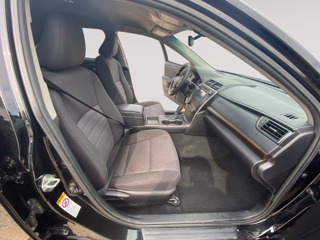 Used 2016 Toyota Camry LE image 15