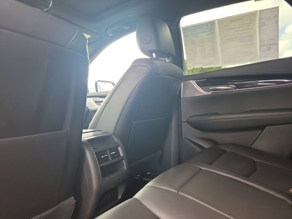 Used 2025 Cadillac XT5 Premium Luxury image 13