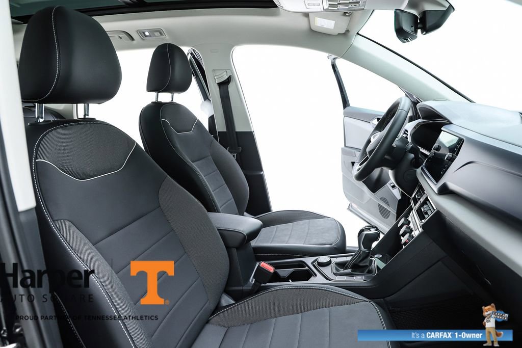 Used 2023 Volkswagen Taos SE w/ Panoramic Sunroof Package AWD/4WD image 35