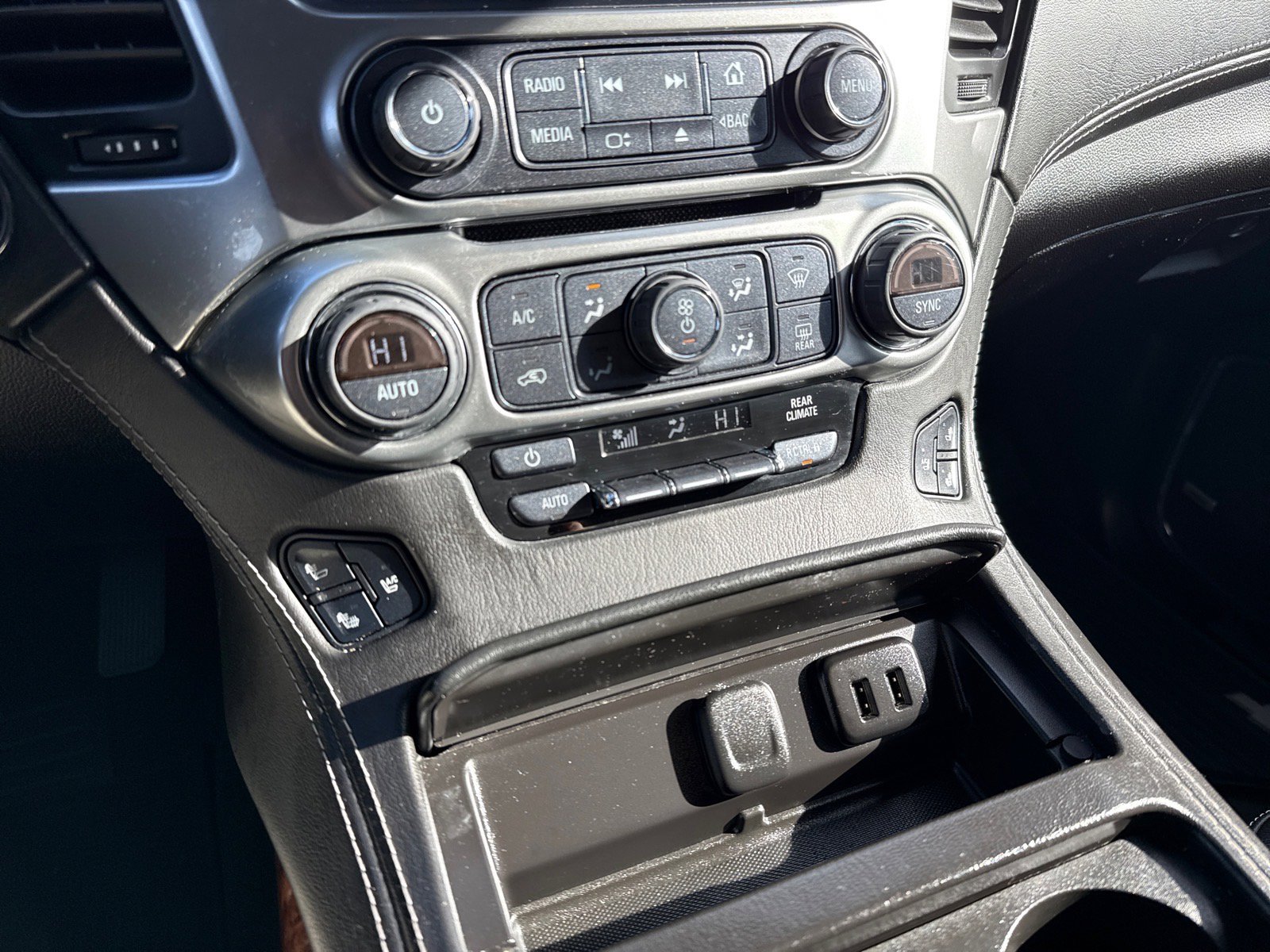 Used 2016 Chevrolet Suburban LTZ image 21