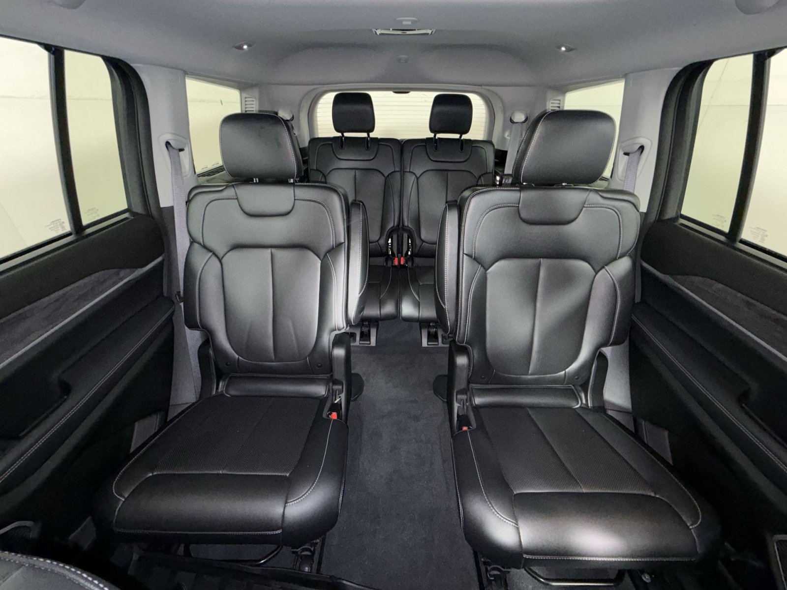 Used 2023 Jeep Grand Cherokee L Limited w/ Luxury Tech Group II AWD/4WD image 25