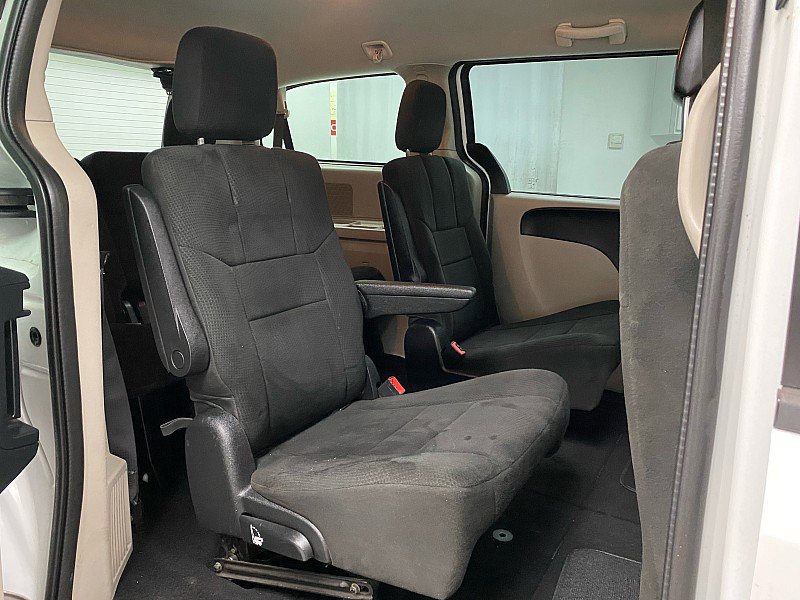 Used 2016 Dodge Grand Caravan American Value Package w/ UConnect Hands-Free Group image 13