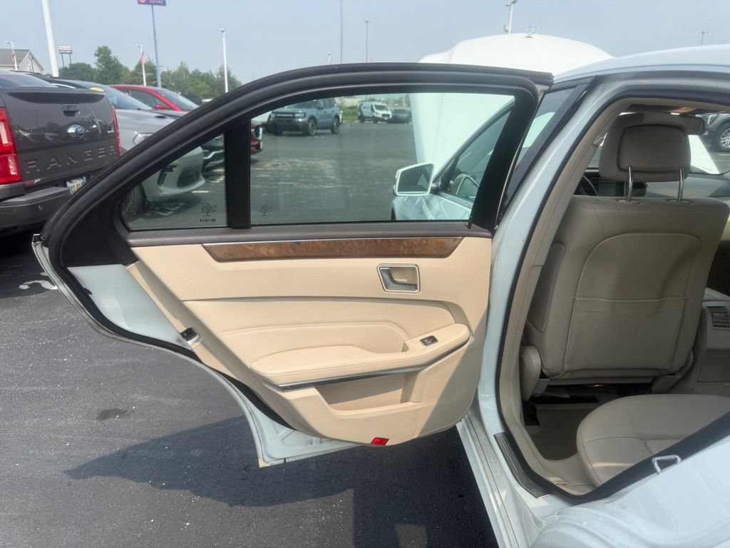 Used 2014 Mercedes-Benz E 350 4MATIC Sedan image 37